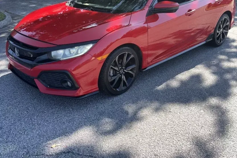 2018 Honda Civic Sport photo 1