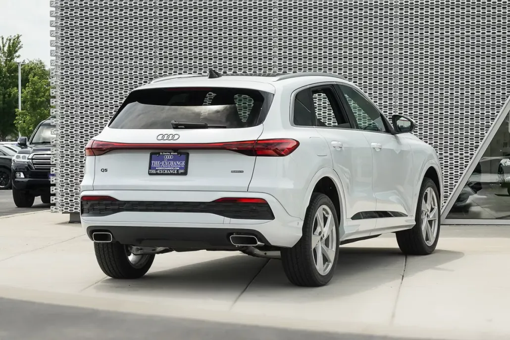 2025 Audi Q5 Premium Plus photo 1