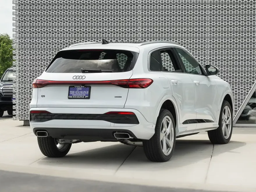 2025 Audi Q5 Premium Plus photo 1