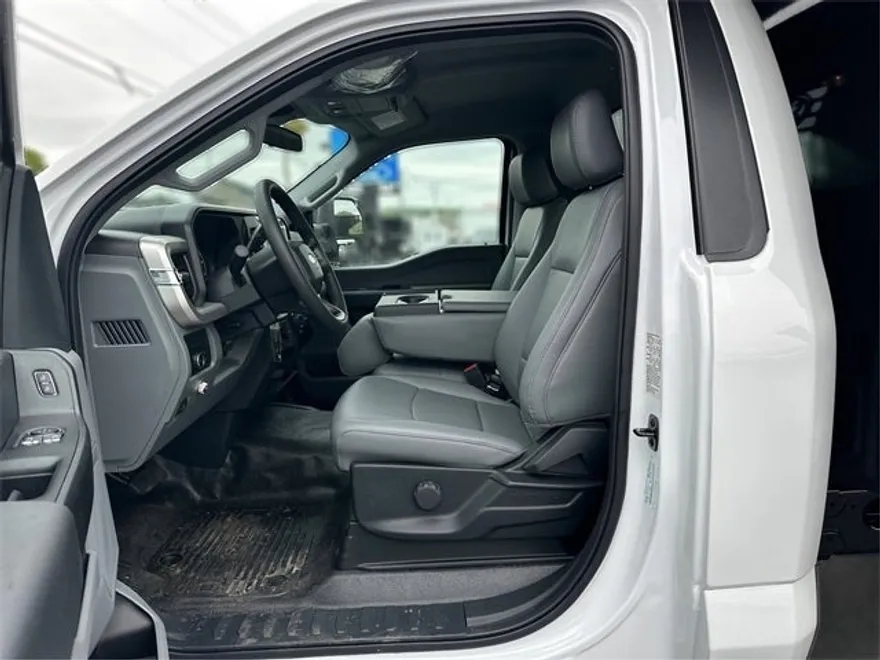 2025 Ford F-350 photo 1