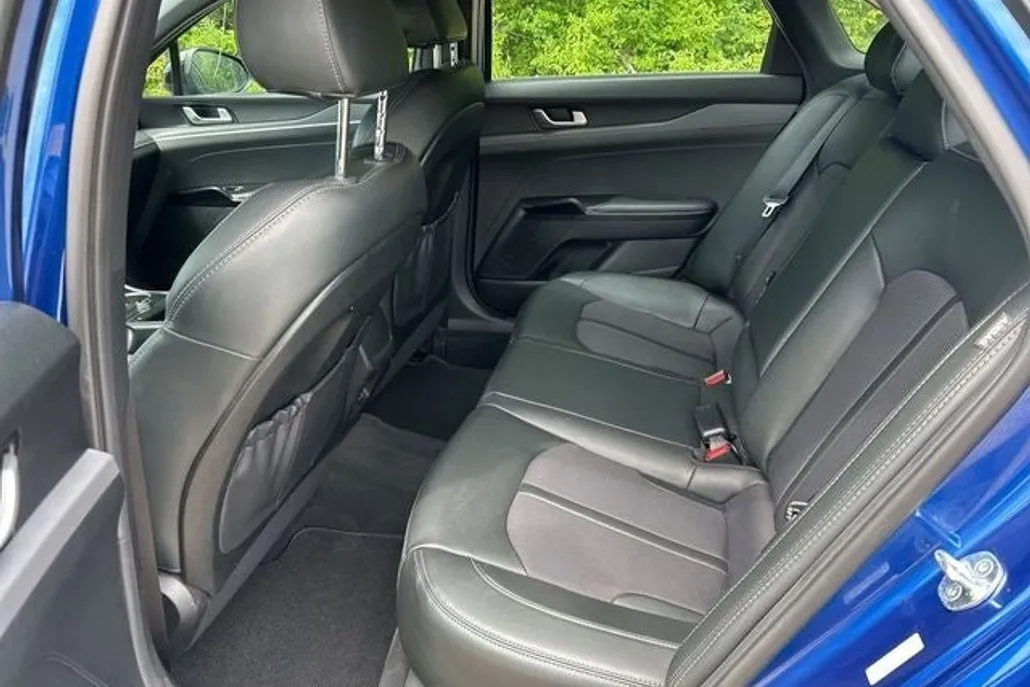 2022 Kia K5 GT-Line photo 1