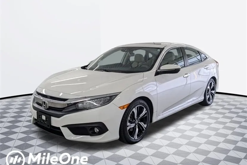 2017 Honda Civic Touring photo 1