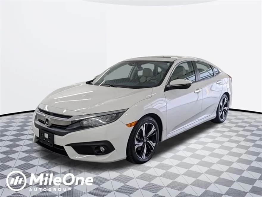 2017 Honda Civic Touring photo 1