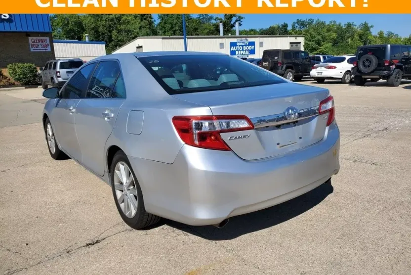2012 Toyota Camry XLE photo 1