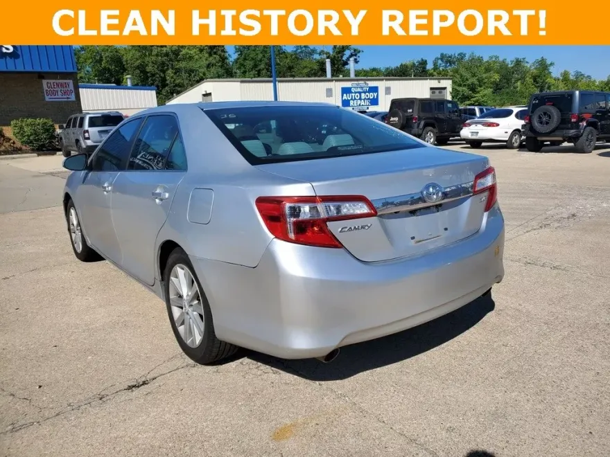 2012 Toyota Camry XLE photo 1