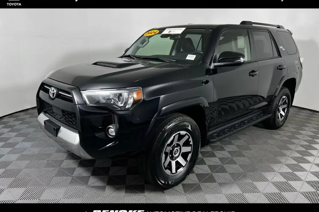 2024 Toyota 4Runner TRD Off-Road Premium photo 1