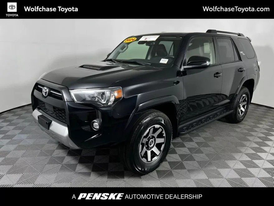 2024 Toyota 4Runner TRD Off-Road Premium photo 1
