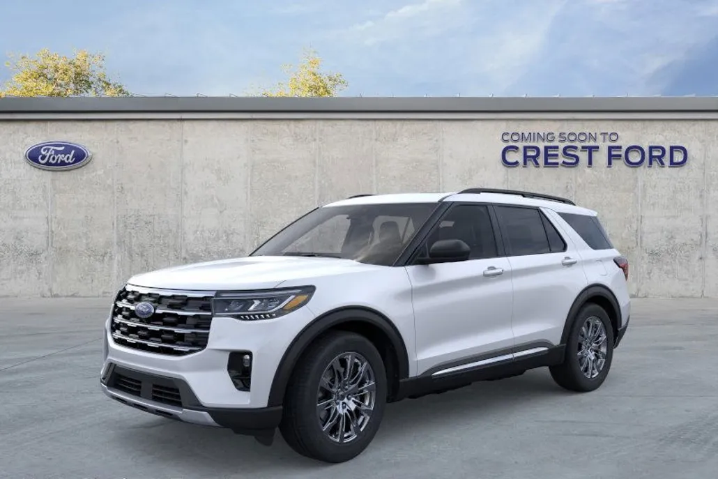 2025 Ford Explorer photo 1