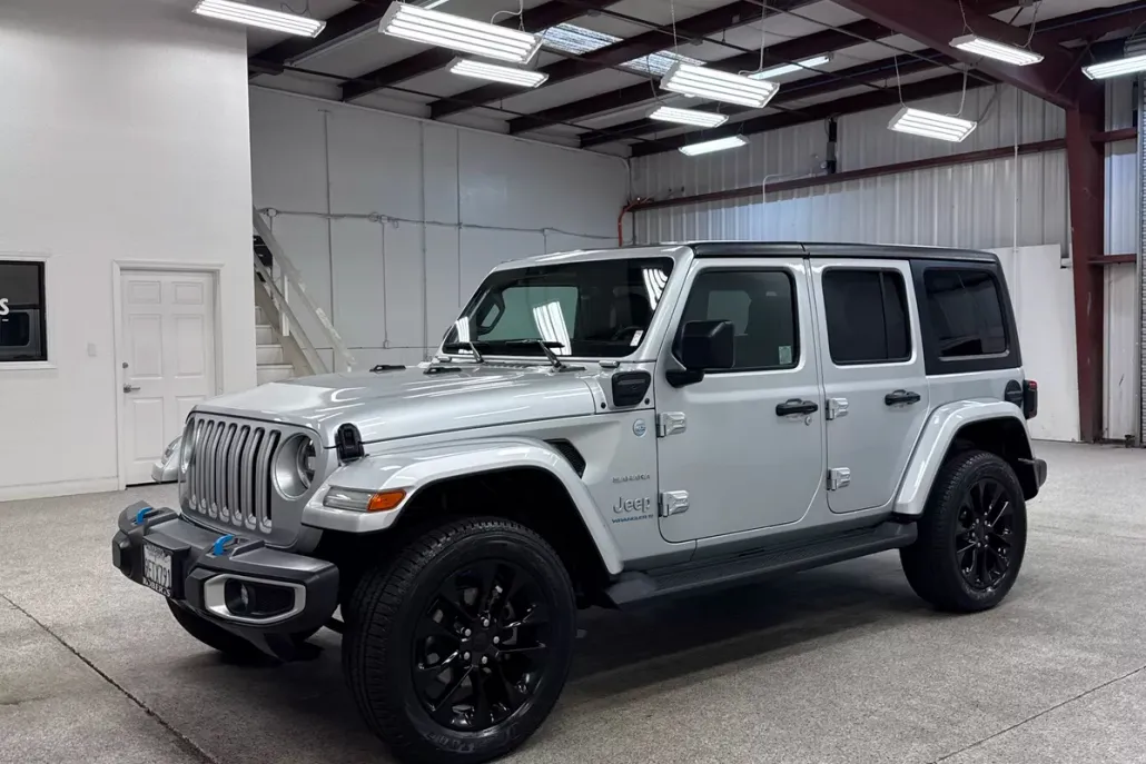 2023 Jeep Wrangler Unlimited Sahara 4xe photo 1