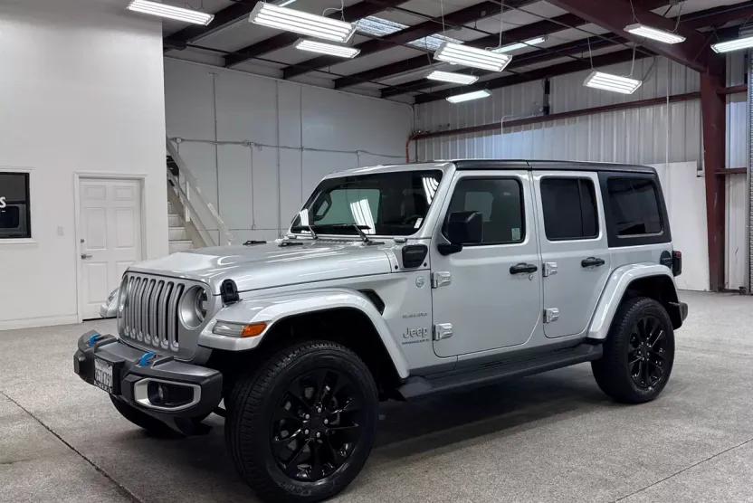 2023 Jeep Wrangler Unlimited Sahara 4xe photo 1