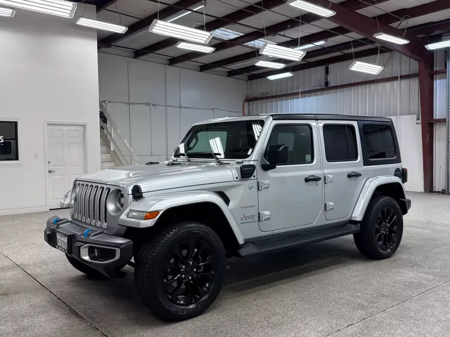2023 Jeep Wrangler Unlimited Sahara 4xe photo 1