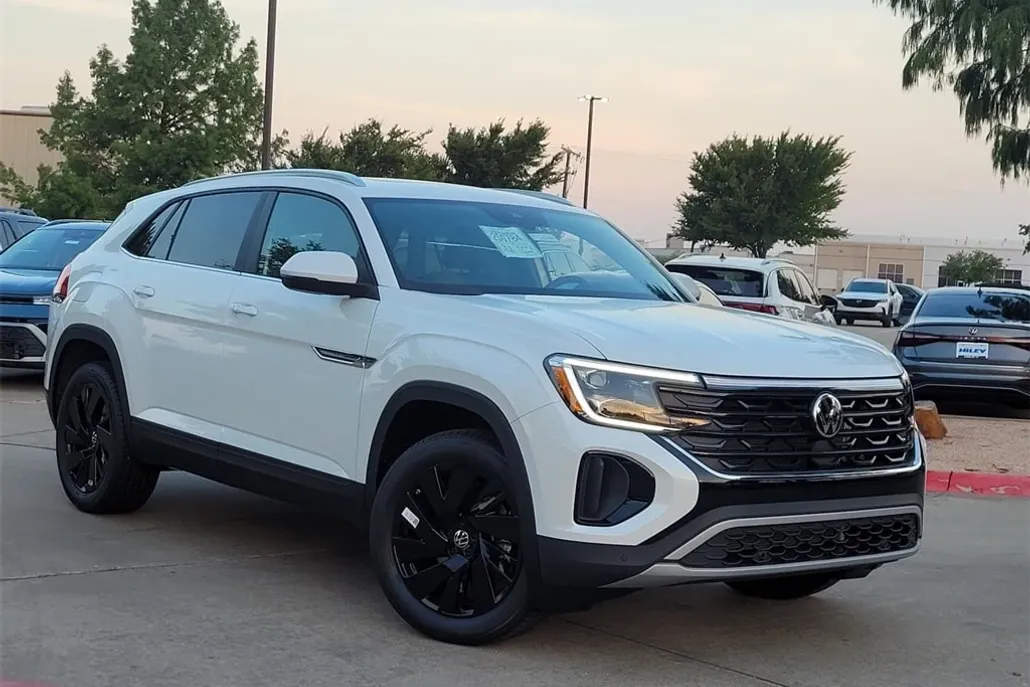 2026 Volkswagen Atlas Cross Sport SE Technology photo 1