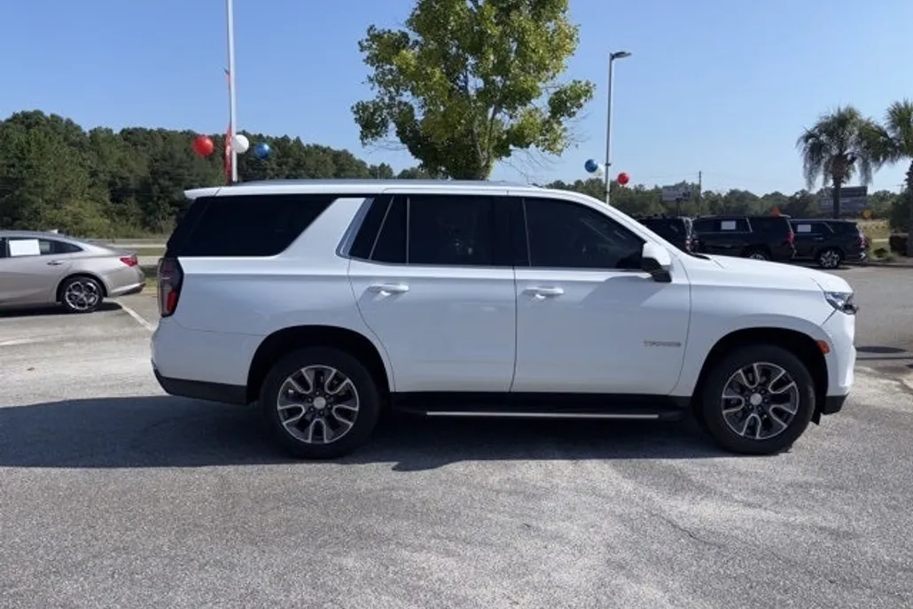 2021 Chevrolet Tahoe LT photo 1