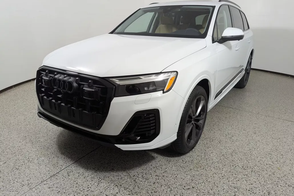 2025 Audi Q7 Premium Plus photo 1