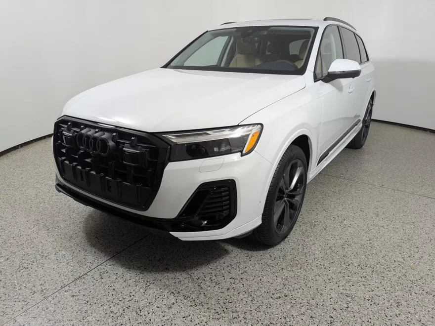 2025 Audi Q7 Premium Plus photo 1