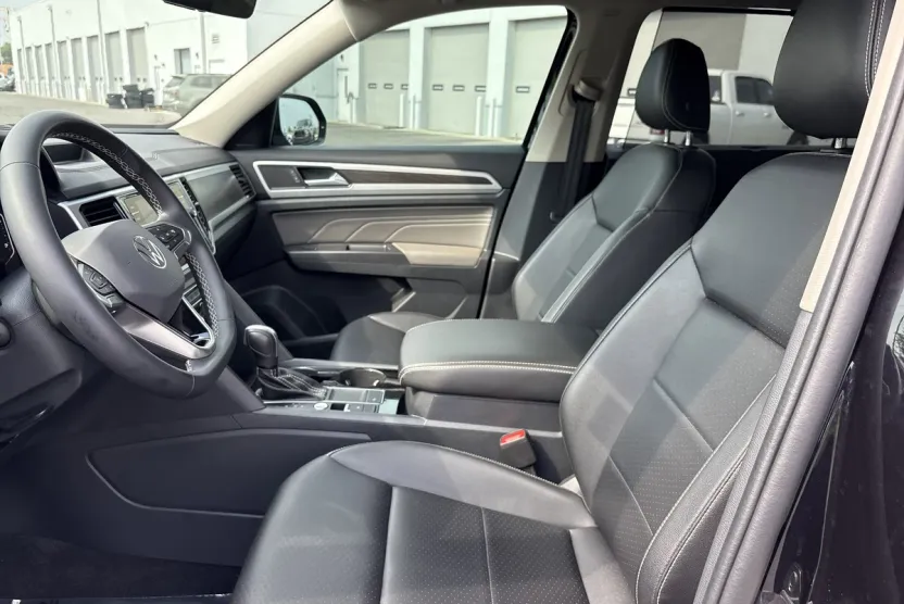 2022 Volkswagen Atlas V6 SE Technology photo 1
