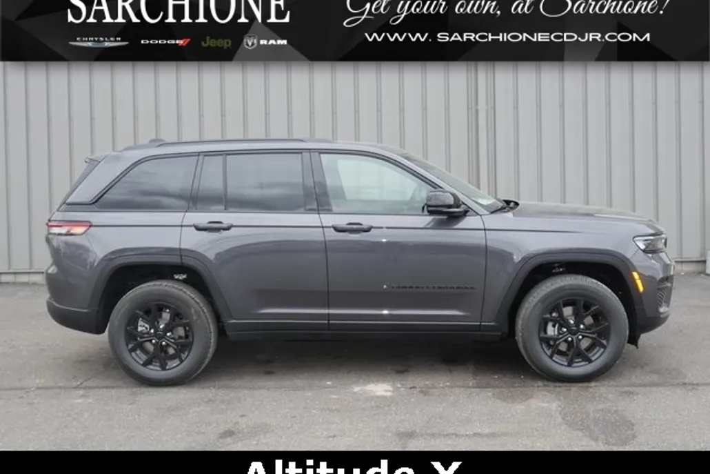 2025 Jeep Grand Cherokee Laredo Altitude photo 1