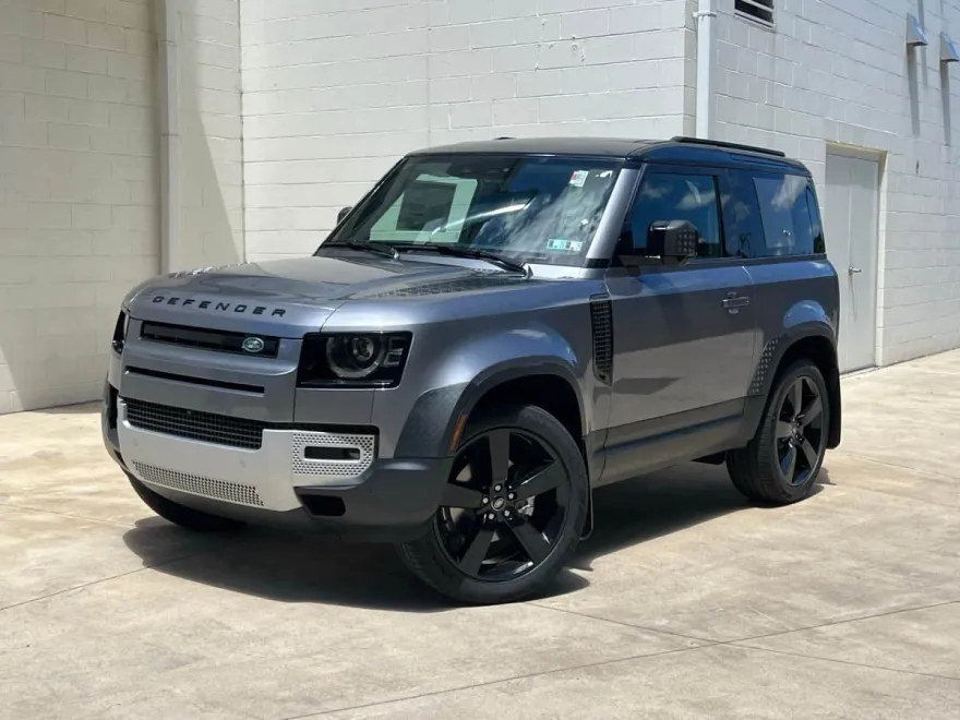 2024 Land Rover Defender 90 S photo 1