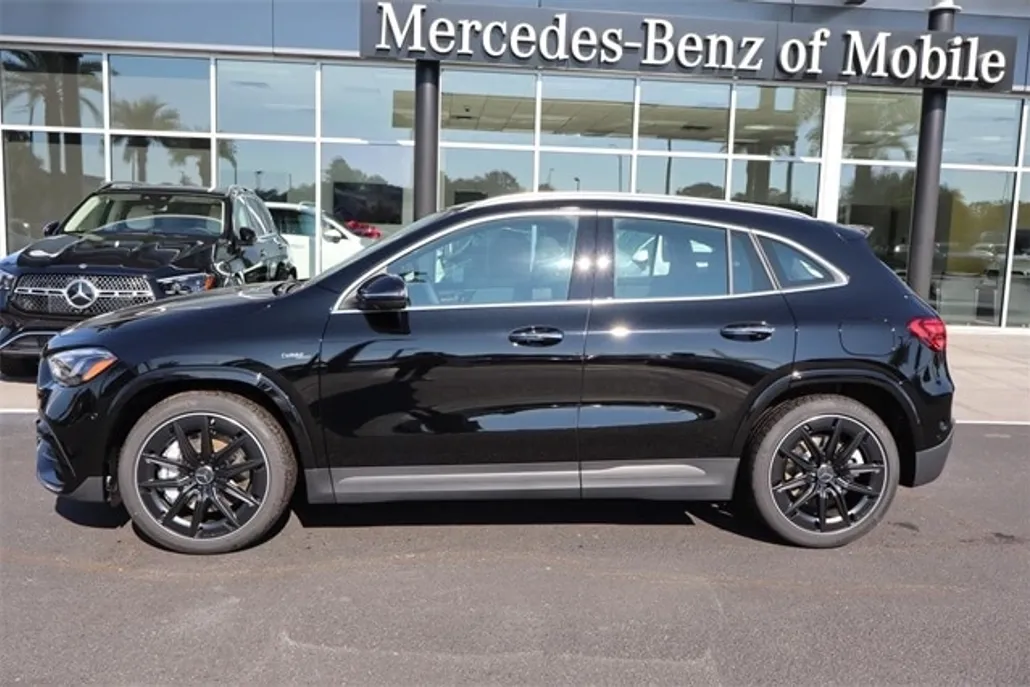 2025 Mercedes Benz GLA 35 AMG photo 1