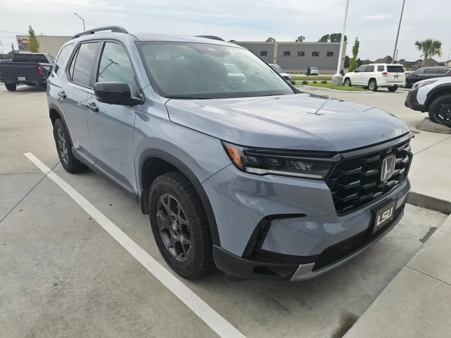 2024 Honda Pilot TrailSport photo 1