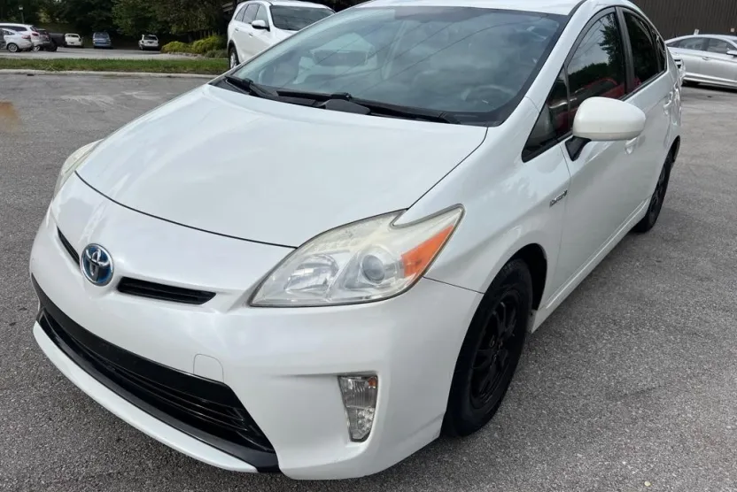 2012 Toyota Prius Two photo 1