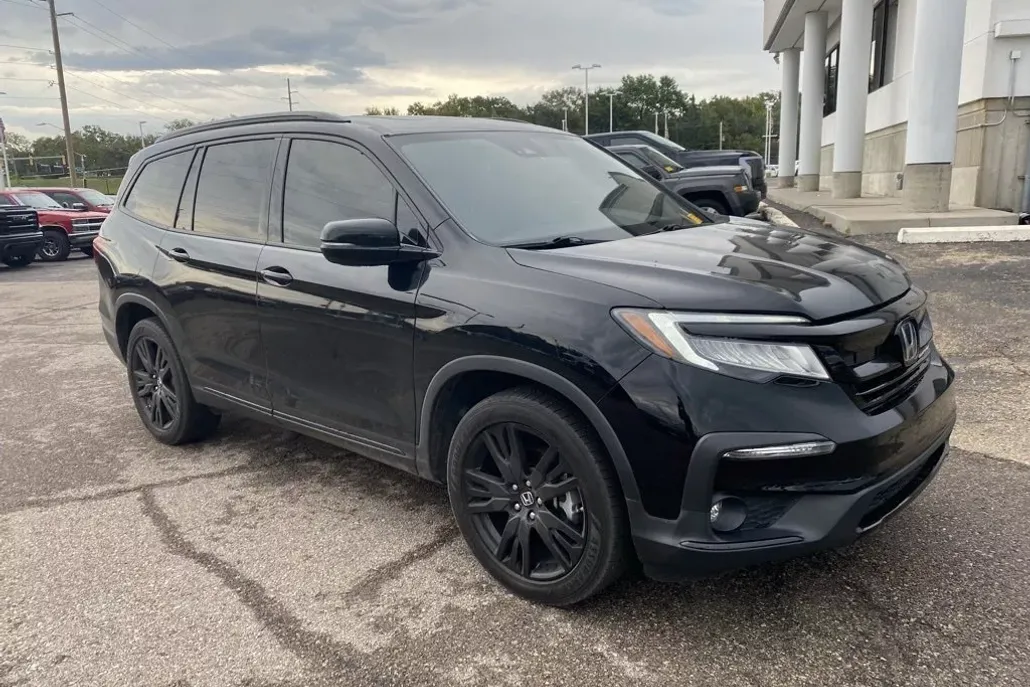 2020 Honda Pilot Black Edition photo 1