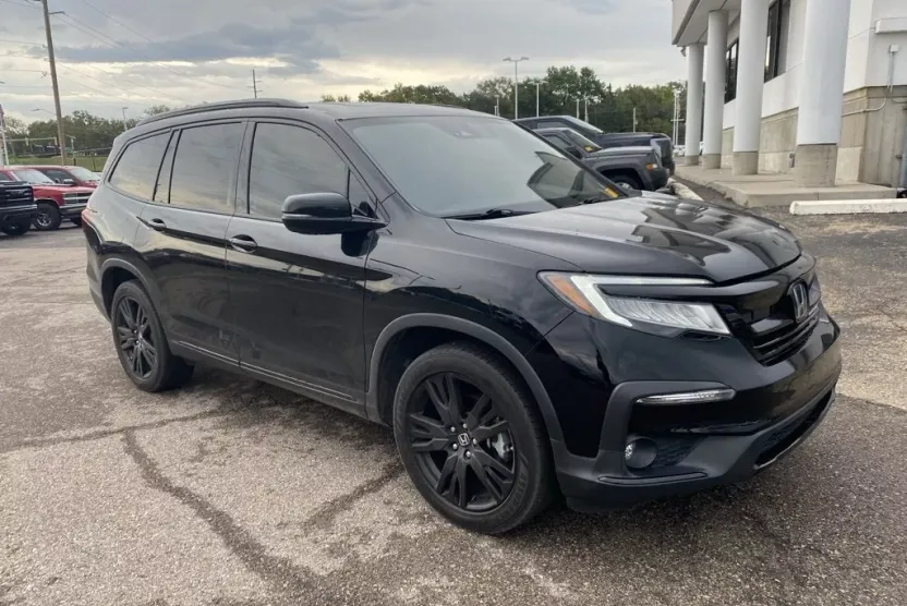 2020 Honda Pilot Black Edition photo 1