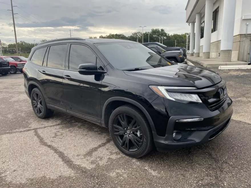 2020 Honda Pilot Black Edition photo 1