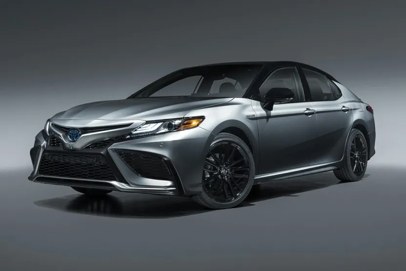 2023 Toyota Camry Hybrid LE photo 1