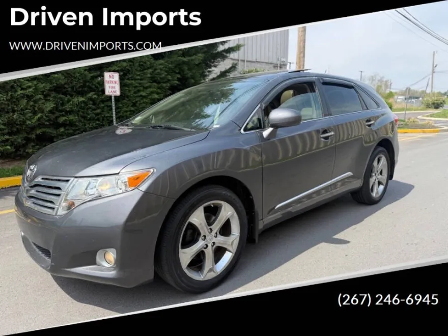 2010 Toyota Venza photo 1