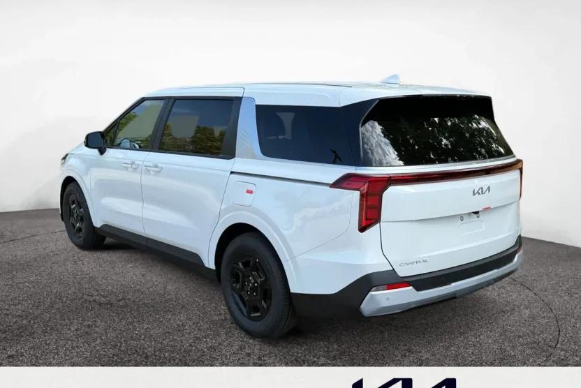 2026 Kia Carnival LX photo 1