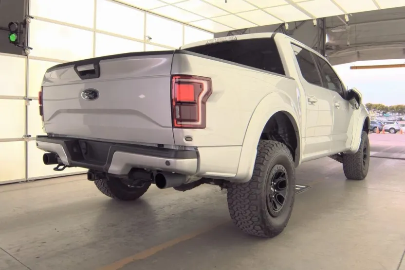2017 Ford F-150 XLT photo 1