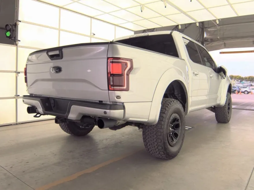 2017 Ford F-150 XLT photo 1
