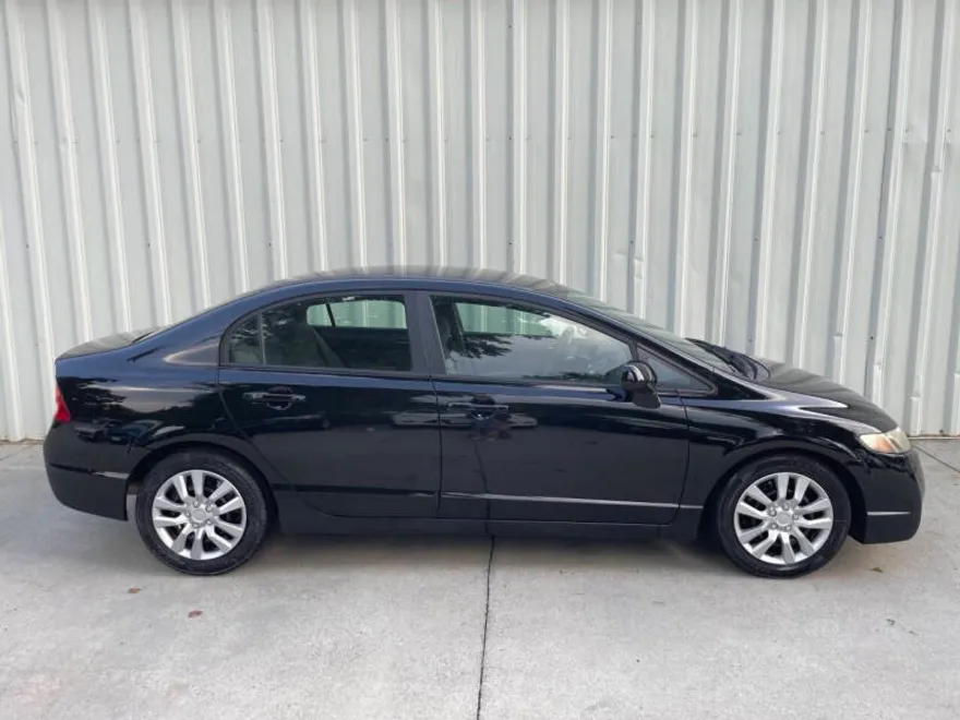 2011 Honda Civic LX photo 1