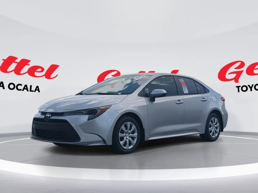 2025 Toyota Corolla LE photo 1