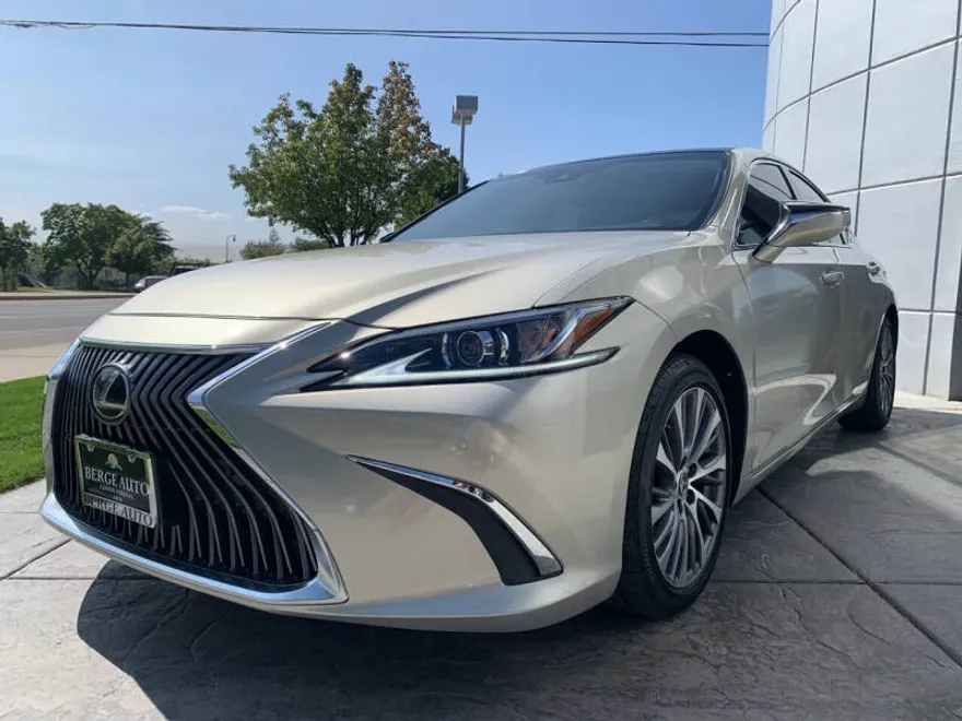 2021 Lexus ES 350 photo 1