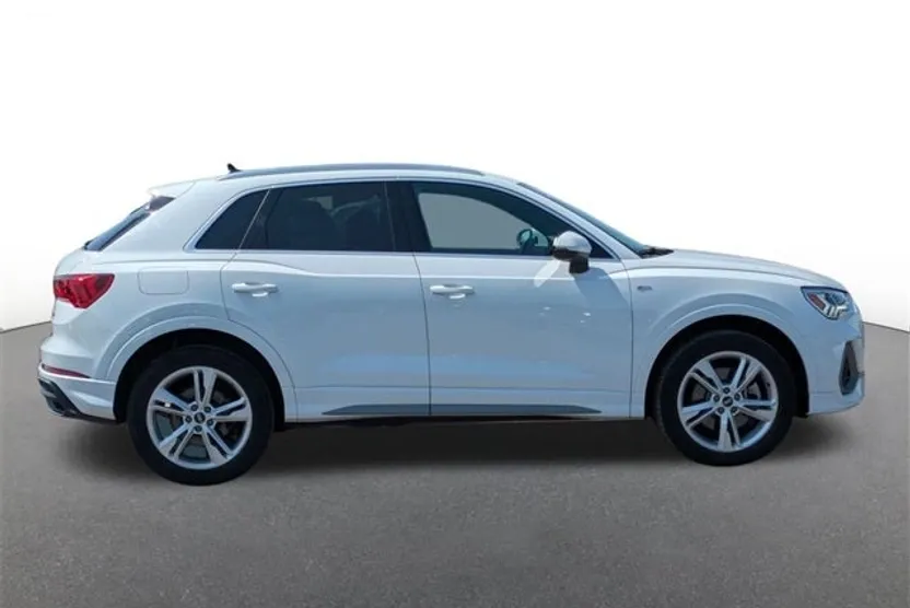 2023 Audi Q3 Premium S line photo 1