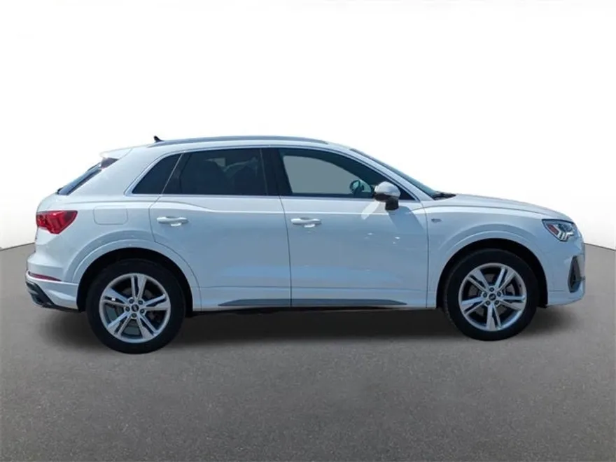 2023 Audi Q3 Premium S line photo 1
