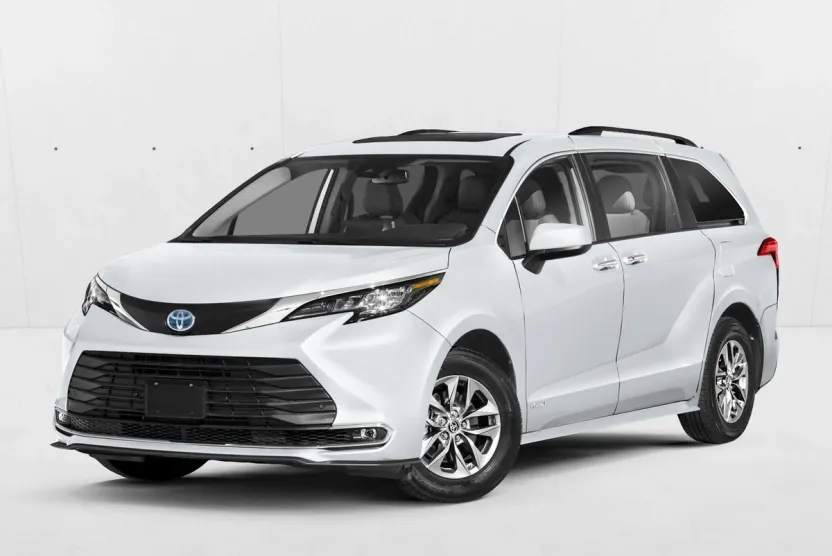 2025 Toyota Sienna XLE photo 1