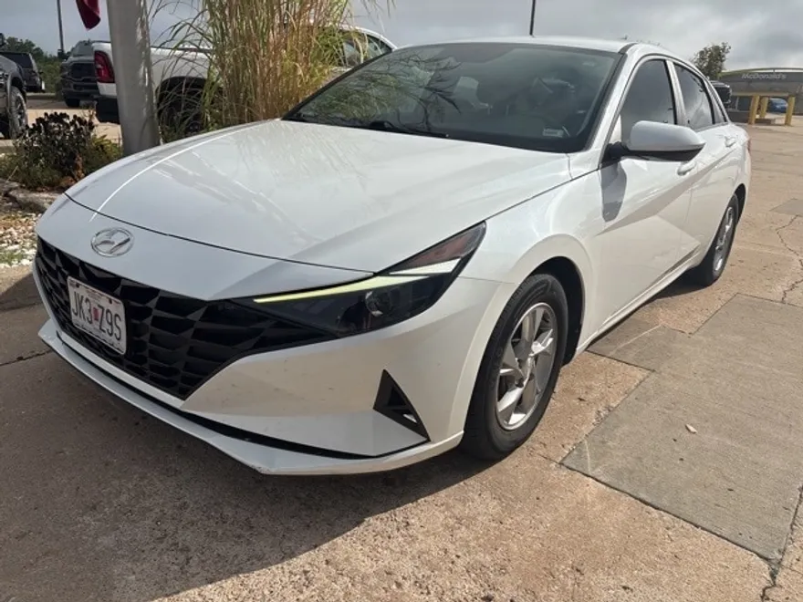2021 Hyundai Elantra SE photo 1