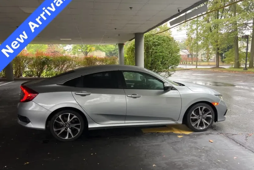 2021 Honda Civic Sport photo 1