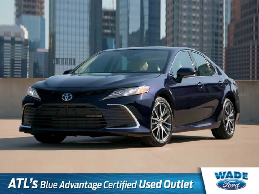 2021 Toyota Camry LE photo 1