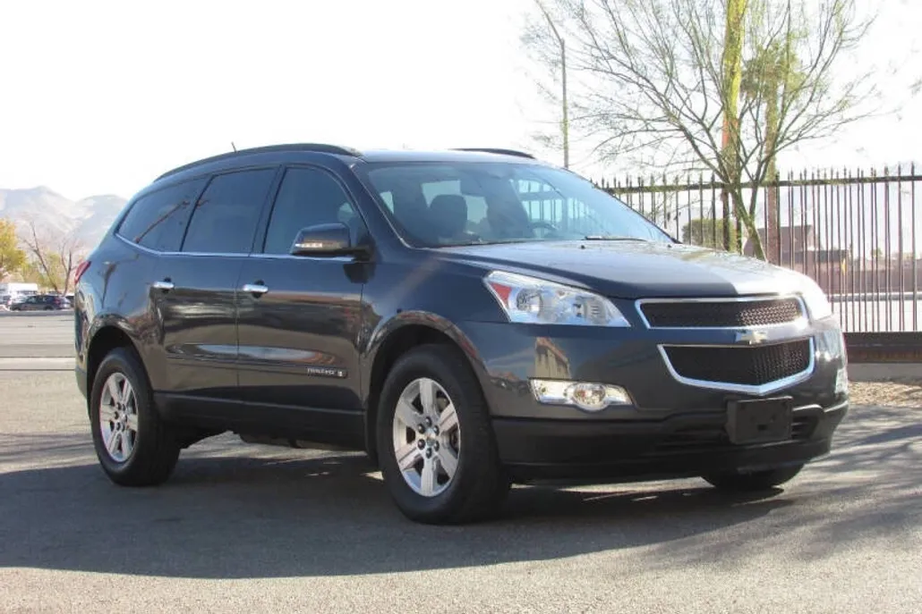 2009 Chevrolet Traverse 1LT photo 1