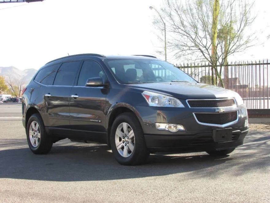 2009 Chevrolet Traverse 1LT photo 1