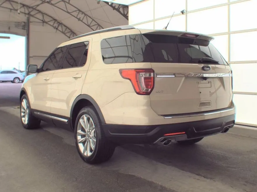 2018 Ford Explorer XLT photo 1