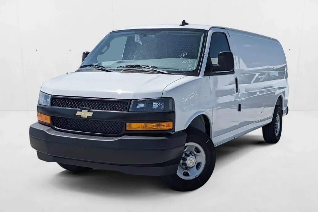 2025 Chevrolet Express Cargo 2500 photo 1
