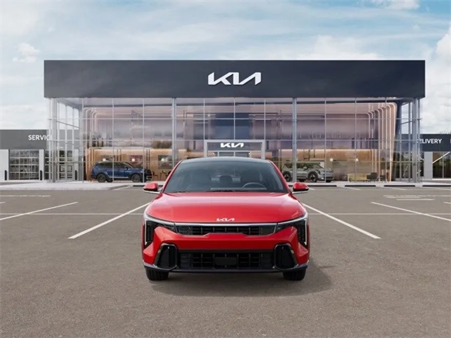2025 Kia K4 GT-Line Turbo photo 1