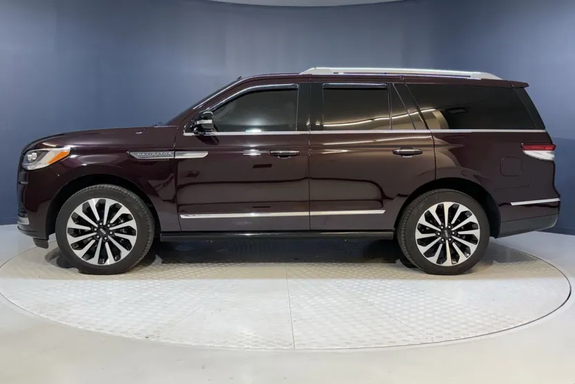2024 Lincoln Navigator Reserve photo 1