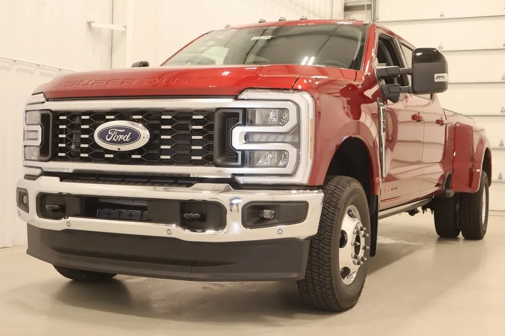2025 Ford F-350 photo 1