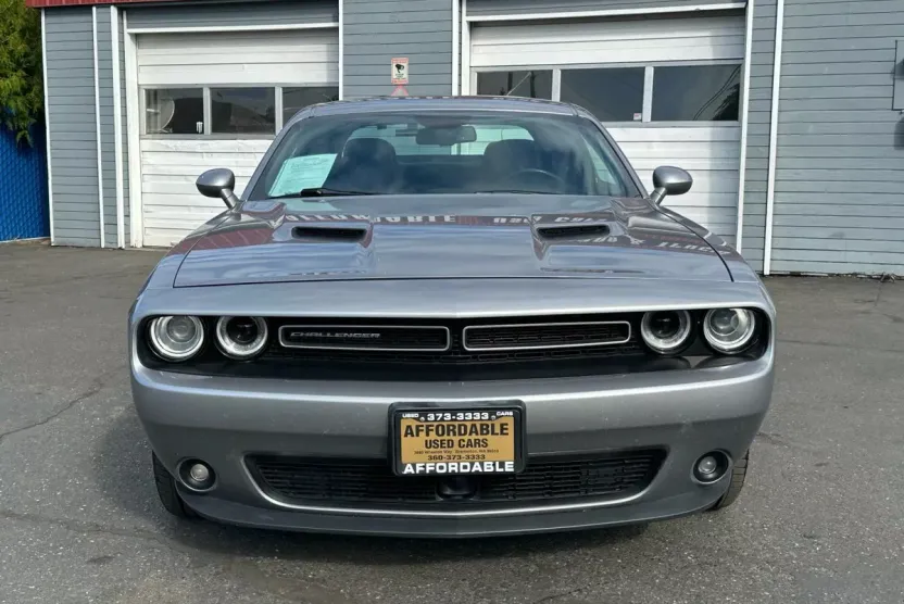 2018 Dodge Challenger SXT Plus photo 1